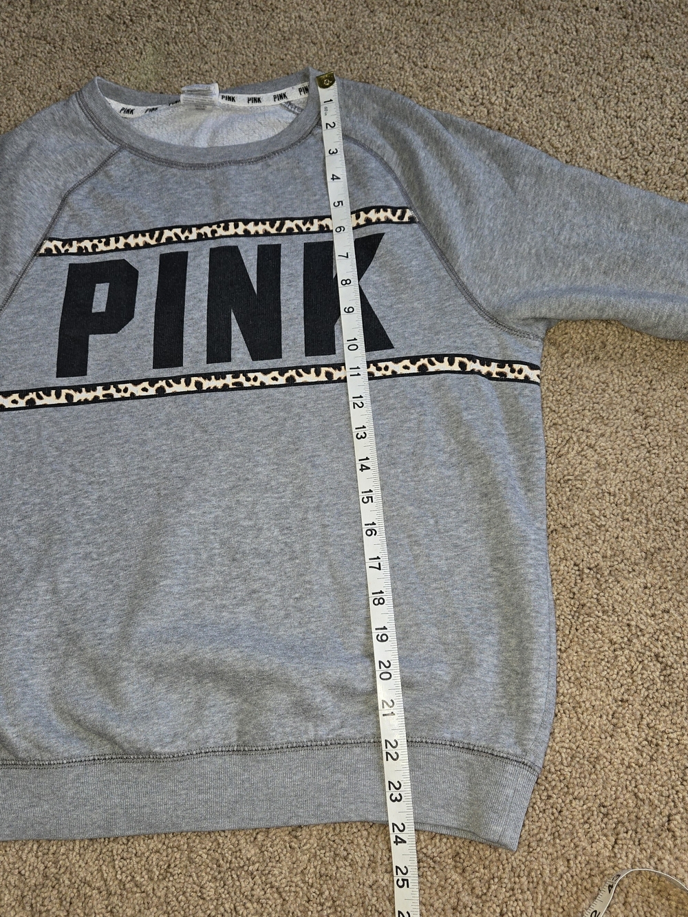 PINK Victoria's Secret Women Small Gray Leopard Animal Print Crewneck Sweatshirt - Picture 6 of 8
